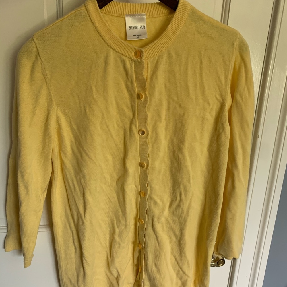NWOT BEDFORD FAIR YELLOW SCALLOP CARDIGAN